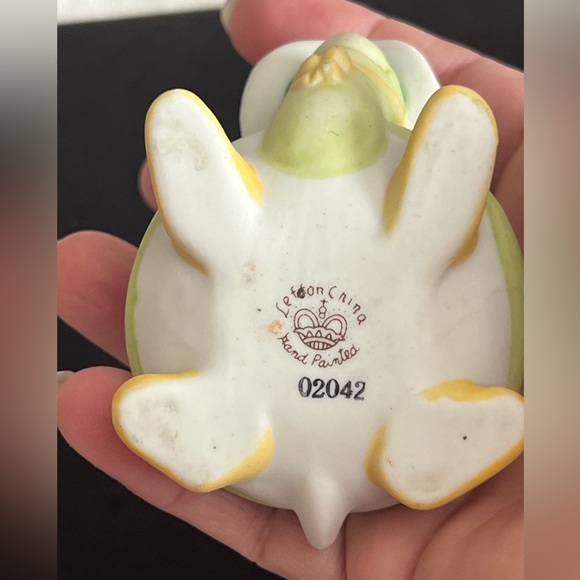 Vintage Lefton China tortoise pin cushion & thimble holder. - Picture 5 of 5